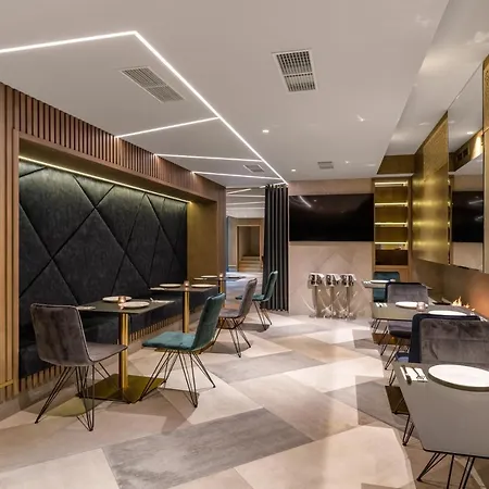 Maestral Hotel Lviv