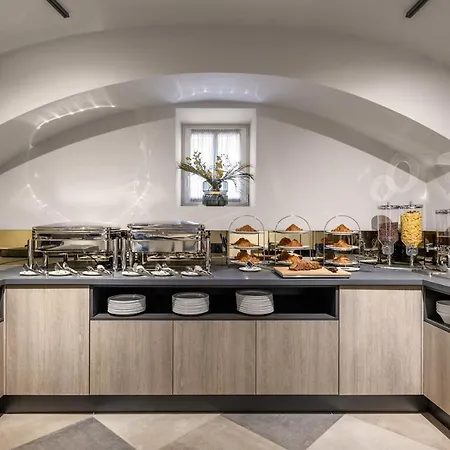 Szálloda Maestral 4*